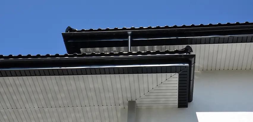 Roof Overhang Repair in Tuckahoe
